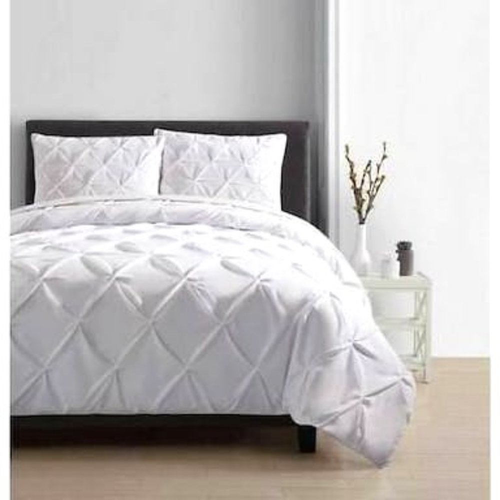 VCNY Home Carmen Pintuck 4 Piece Comforter Set, Queen Bedding